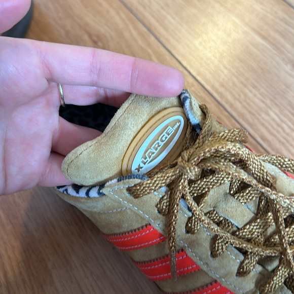 Adidas sneaker - XLARGE collab. Size 8 women - Picture 5 of 5